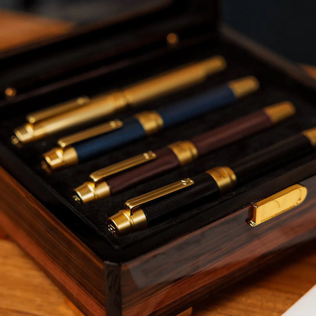 Éternelle Gold-Coated Black Ballpoint Pen
