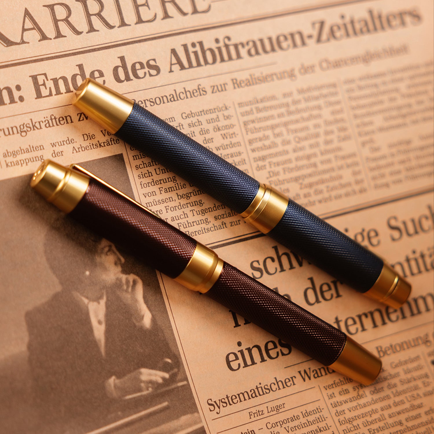 Éternelle Gold-Coated Blue Rollerball Pen