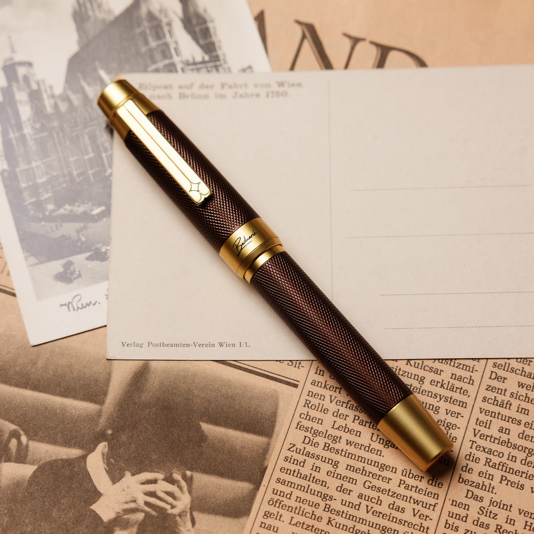 Éternelle Gold-Coated Brown Fountain Pen