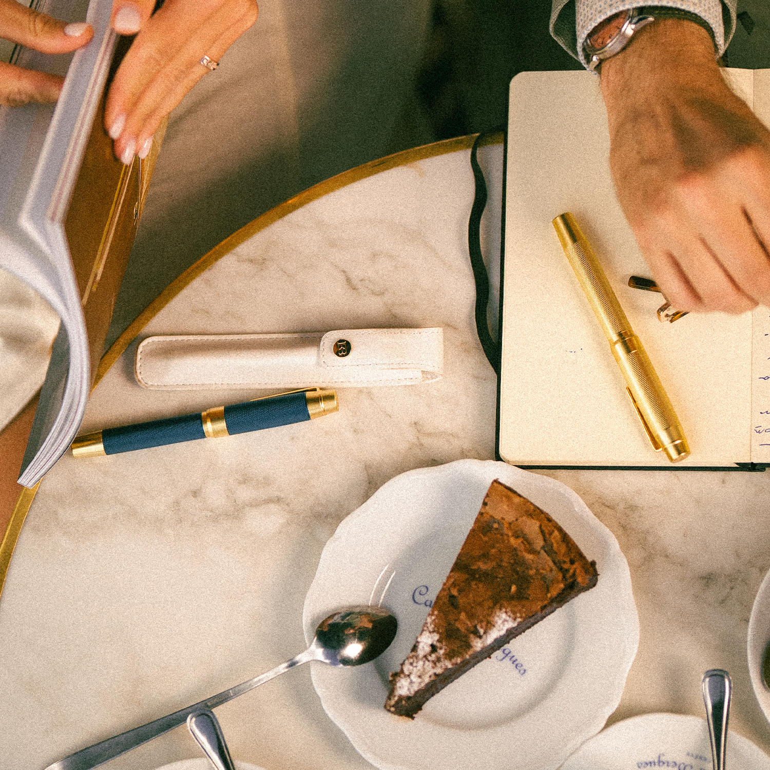 Éternelle White Leather Case